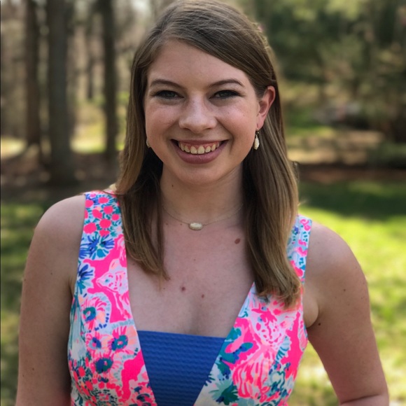 Meet your Posher, Lindsay - Picture 2 of 5